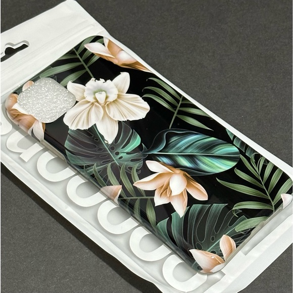 Floral Flexible iPhone 11 Pro Max Case - Picture 5 of 15